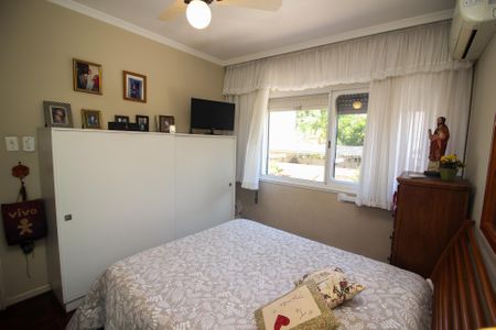 Quarto 1 de apartamento para alugar com 2 quartos, 96m² em Menino Deus, Porto Alegre