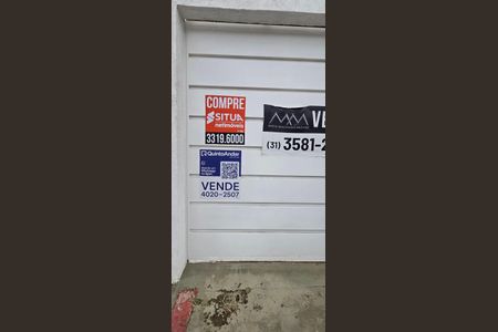 Casa à venda com 170m², 3 quartos e 3 vagas Casa à venda com 170m², 3 quartos e 3 vagasPlaquinha instalada