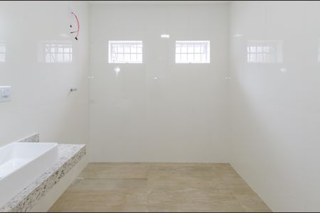 Casa à venda com 170m², 3 quartos e 3 vagas Casa à venda com 170m², 3 quartos e 3 vagasBanheiro suíte