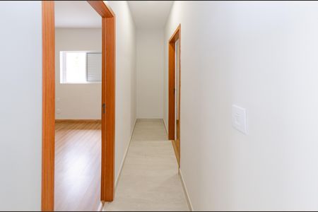 Casa à venda com 170m², 3 quartos e 3 vagas Casa à venda com 170m², 3 quartos e 3 vagasCorredor