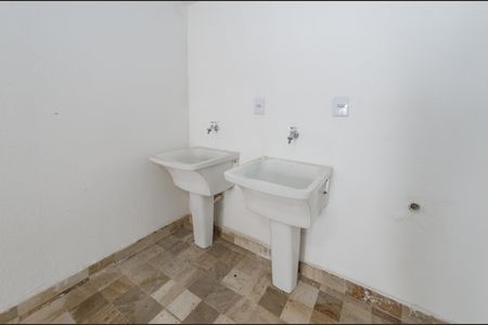 Casa à venda com 170m², 3 quartos e 3 vagas Casa à venda com 170m², 3 quartos e 3 vagasÁrea de serviço