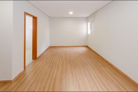 Casa à venda com 170m², 3 quartos e 3 vagas Casa à venda com 170m², 3 quartos e 3 vagasSuíte