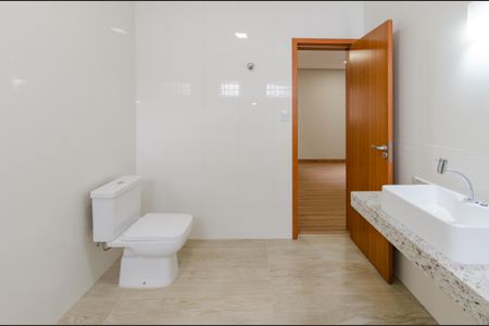 Casa à venda com 170m², 3 quartos e 3 vagas Casa à venda com 170m², 3 quartos e 3 vagasBanheiro suíte