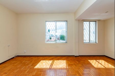 Apartamento para alugar com 75m², 2 quartos e 1 vagaSala