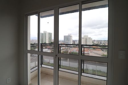 Apartamento para alugar com 70m², 2 quartos e 1 vagaSacada