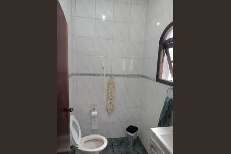 Casa à venda com 169m², 3 quartos e 2 vagasBanheiro