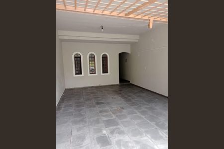 Casa à venda com 169m², 3 quartos e 2 vagasÁrea externa