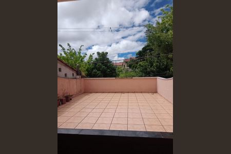 Casa à venda com 169m², 3 quartos e 2 vagasÁrea externa