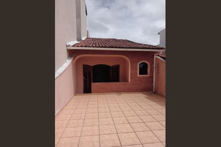 Casa à venda com 169m², 3 quartos e 2 vagasÁrea externa