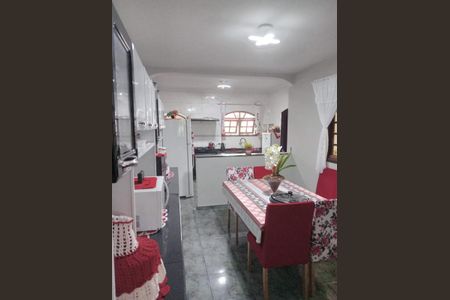 Casa à venda com 169m², 3 quartos e 2 vagasCozinha