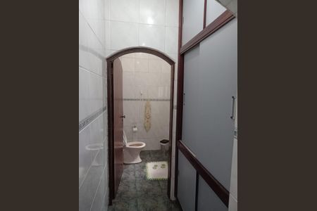 Casa à venda com 169m², 3 quartos e 2 vagasBanheiro