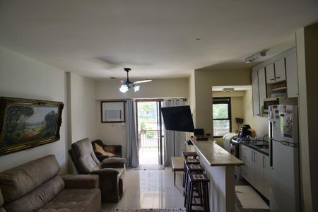 Sala de apartamento para alugar com 1 quarto, 72m² em Barra da Tijuca, Rio de Janeiro