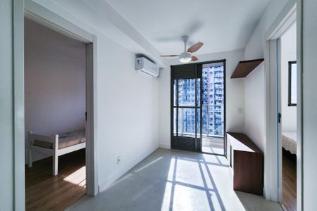 Sala  de apartamento para alugar com 2 quartos, 40m² em Santo Cristo, Rio de Janeiro