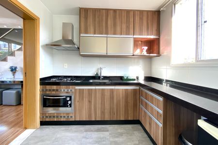 Apartamento à venda com 140m², 3 quartos e 1 vaga Apartamento à venda com 140m², 3 quartos e 1 vagaCozinha