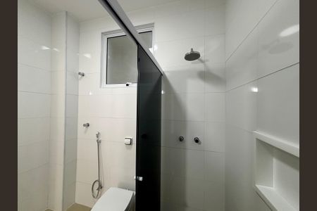 Apartamento para alugar com 86m², 3 quartos e sem vaga Apartamento para alugar com 86m², 3 quartos e sem vagaBanheiro social