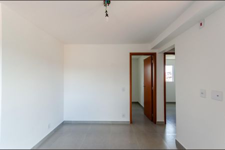 Sala de apartamento para alugar com 2 quartos, 40m² em Jardim Santa Lucrecia, São Paulo