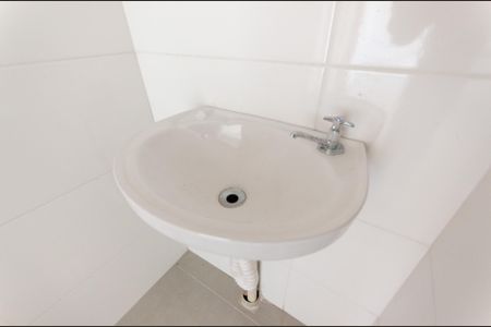 Apartamento para alugar com 40m², 2 quartos e sem vaga Apartamento para alugar com 40m², 2 quartos e sem vagaBanheiro