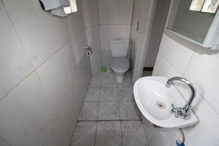 Casa à venda com 410m², 4 quartos e 3 vagasCasa 1 - Banheiro