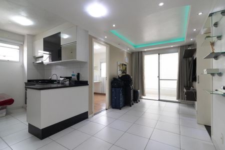 Sala de apartamento para alugar com 2 quartos, 75m² em Jardim Santa Teresinha, São Paulo