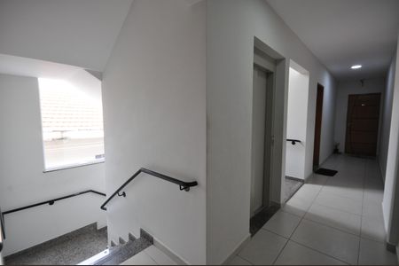 Apartamento para alugar com 44m², 2 quartos e sem vagaElevador e Hall de entrada