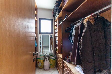 Apartamento para alugar com 250m², 4 quartos e 4 vagasCloset da Suíte 2