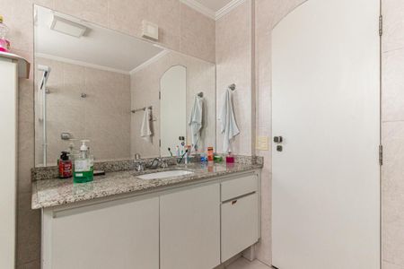 Apartamento para alugar com 250m², 4 quartos e 4 vagasBanheiro Social
