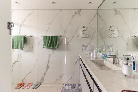 Apartamento para alugar com 250m², 4 quartos e 4 vagasBanheiro da Suíte 2