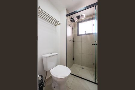 Banheiro de kitnet/studio para alugar com 1 quarto, 22m² em Vila Madalena, São Paulo