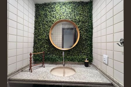 Apartamento à venda com 180m², 4 quartos e 3 vagas Apartamento à venda com 180m², 4 quartos e 3 vagasLavabo