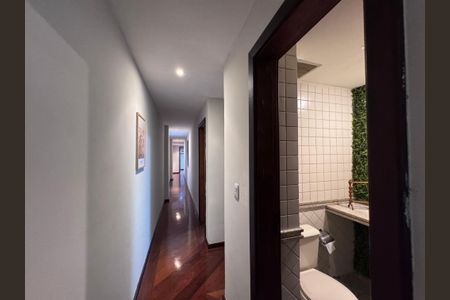 Corredor de apartamento à venda com 4 quartos, 180m² em Recreio dos Bandeirantes, Rio de Janeiro