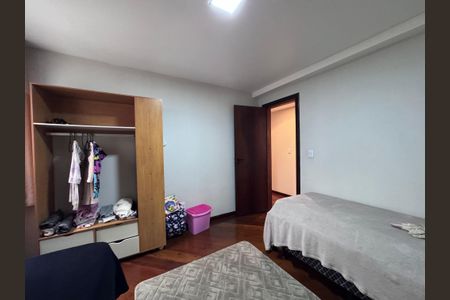 Apartamento à venda com 180m², 4 quartos e 3 vagas Apartamento à venda com 180m², 4 quartos e 3 vagasQuarto 1