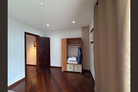 Apartamento à venda com 180m², 4 quartos e 3 vagas Apartamento à venda com 180m², 4 quartos e 3 vagasQuarto 2