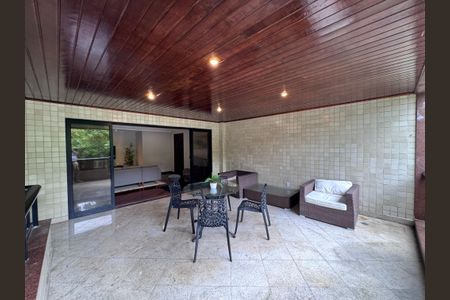 Apartamento à venda com 180m², 4 quartos e 3 vagas Apartamento à venda com 180m², 4 quartos e 3 vagasVaranda