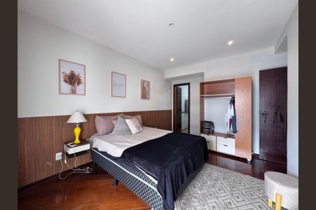 Apartamento à venda com 180m², 4 quartos e 3 vagas Apartamento à venda com 180m², 4 quartos e 3 vagasSuíte 1