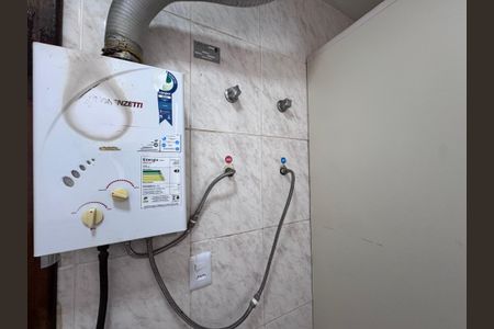 Apartamento à venda com 180m², 4 quartos e 3 vagas Apartamento à venda com 180m², 4 quartos e 3 vagasCozinha e Área de Serviço