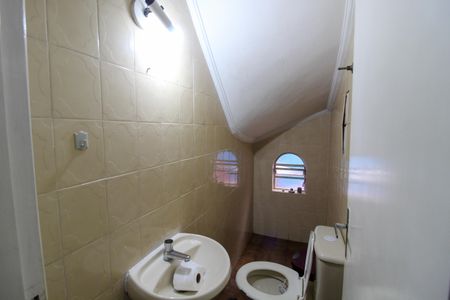 Casa para alugar com 250m², 4 quartos e 2 vagas Casa para alugar com 250m², 4 quartos e 2 vagasLavabo