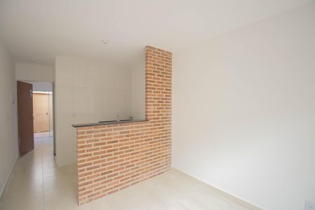 Sala de casa de condomínio para alugar com 1 quarto, 31m² em Lagoinha, São Gonçalo