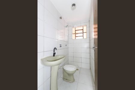 Banheiro de casa para alugar com 1 quarto, 45m² em Vila Carmosina, São Paulo