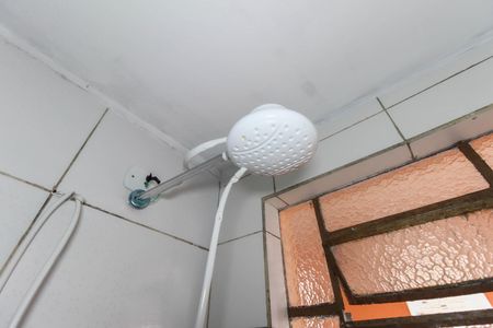 Banheiro de casa para alugar com 1 quarto, 45m² em Vila Carmosina, São Paulo