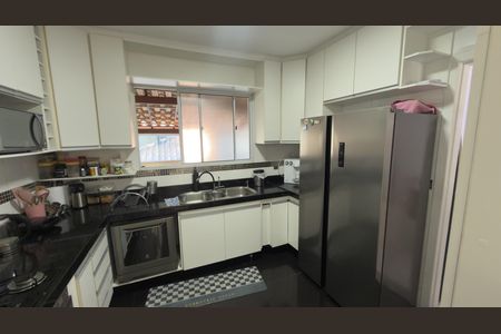 Casa de condomínio para alugar com 125m², 4 quartos e 2 vagas