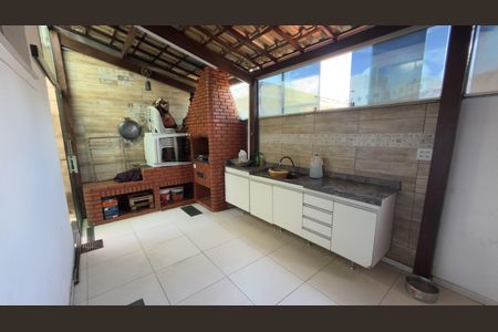Casa de condomínio para alugar com 125m², 4 quartos e 2 vagas
