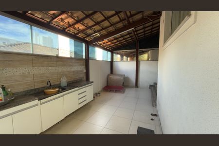 Casa de condomínio para alugar com 125m², 4 quartos e 2 vagas