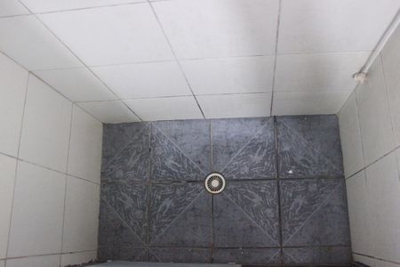 Casa à venda com 182m², 4 quartos e 2 vagasBanheiro da edícula 2