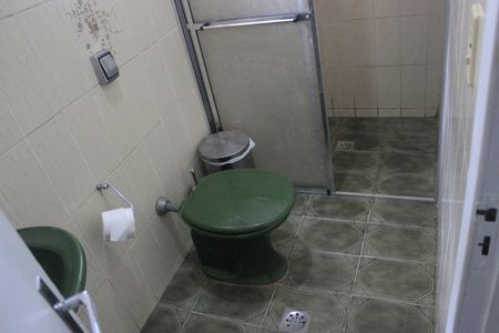 Casa à venda com 182m², 4 quartos e 2 vagasBanheiro da suíte 2