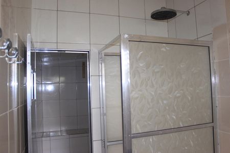 Casa à venda com 182m², 4 quartos e 2 vagasBanheiro da suíte 1