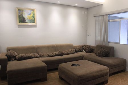 Sala de casa à venda com 4 quartos, 182m² em Vila Ester, Guarulhos