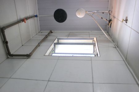 Casa à venda com 182m², 4 quartos e 2 vagasBanheiro da edícula 2