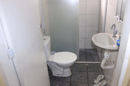 Casa à venda com 182m², 4 quartos e 2 vagasBanheiro da edícula 2