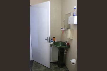 Casa à venda com 182m², 4 quartos e 2 vagasBanheiro da suíte 2