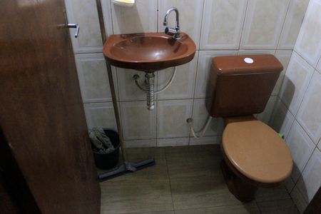 Casa à venda com 182m², 4 quartos e 2 vagasBanheiro da edícula 1